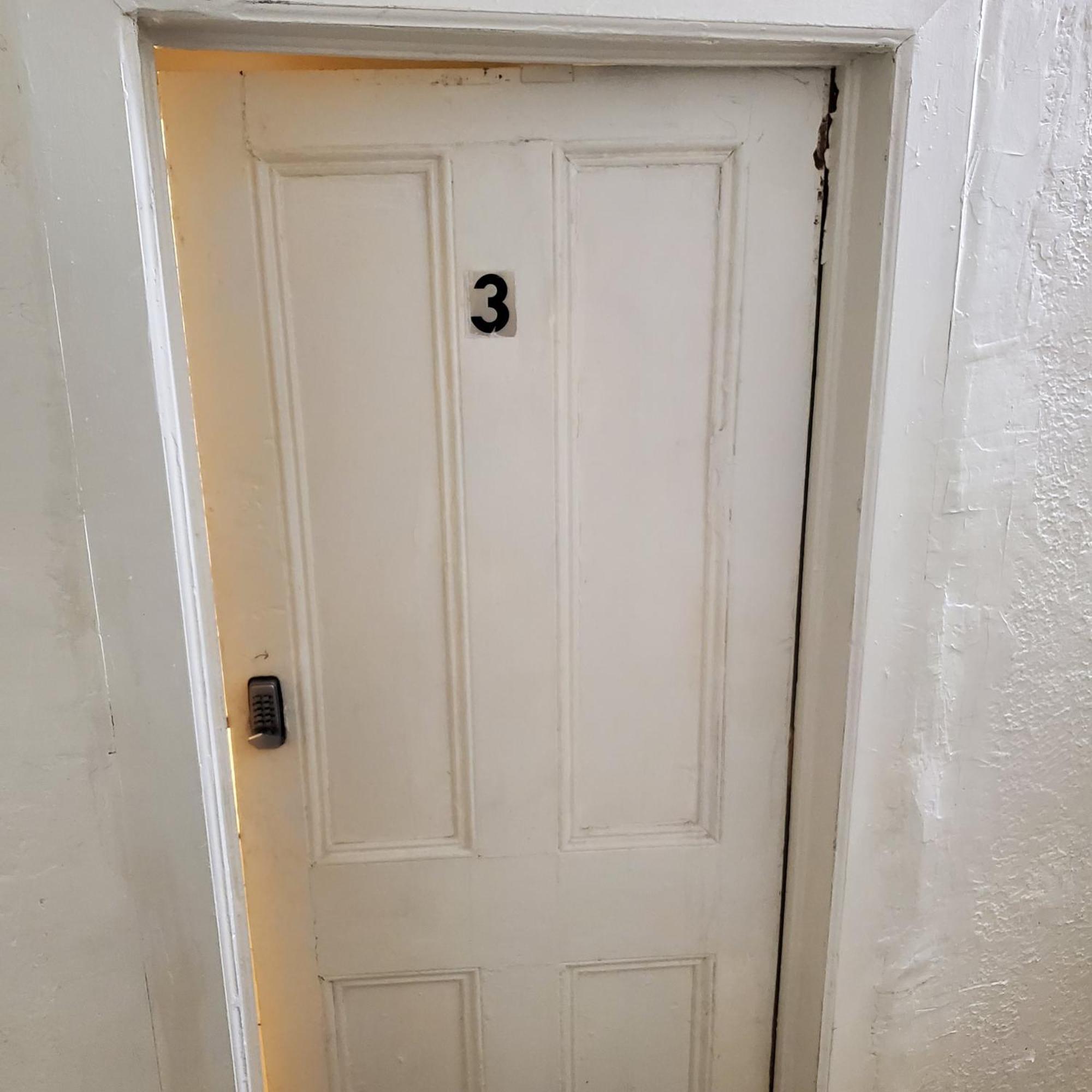 Pangsapuri And One Bedroom *